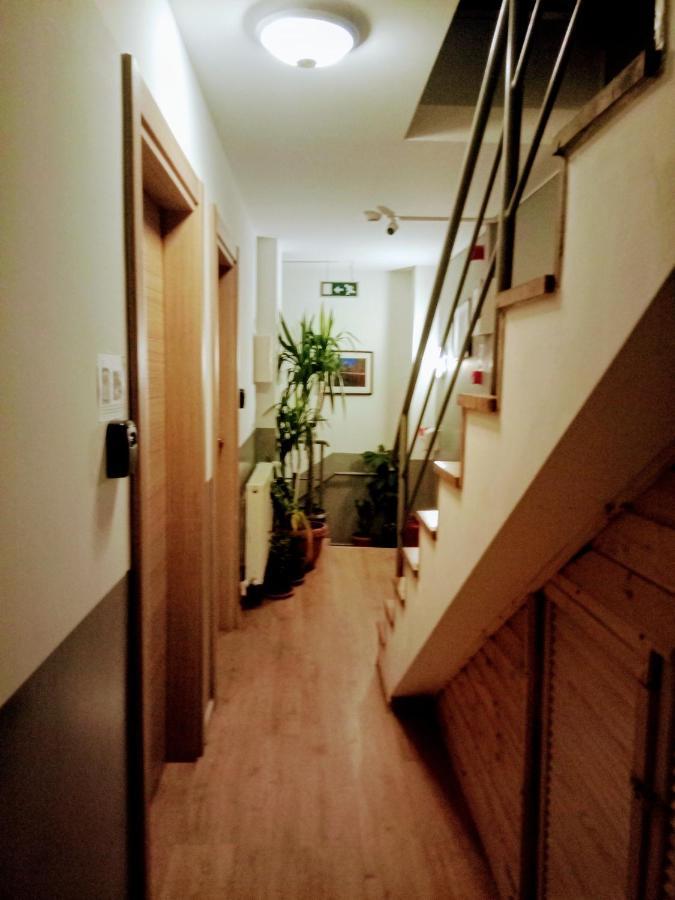 Central Guesthouse (Adults Only) Bukarest Exterior foto