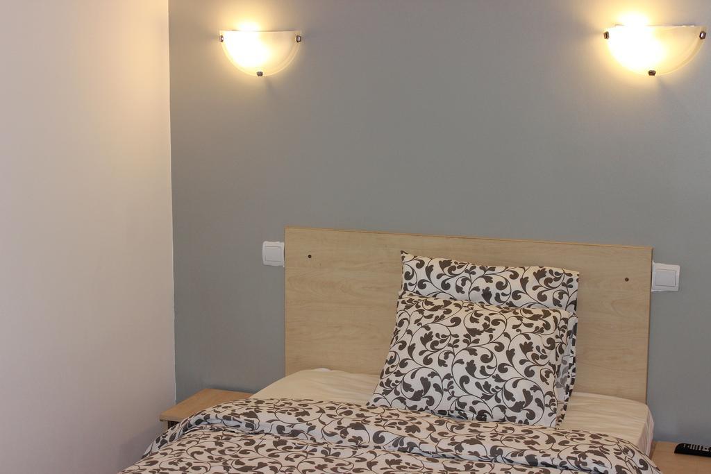 Central Guesthouse (Adults Only) Bukarest Exterior foto