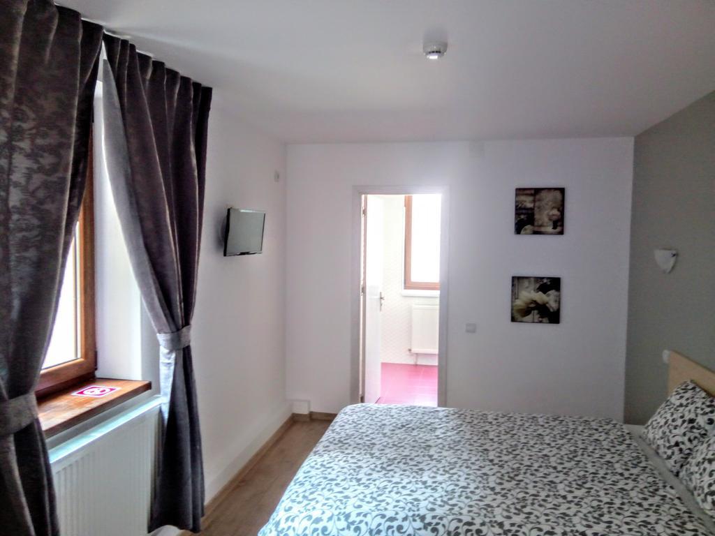 Central Guesthouse (Adults Only) Bukarest Exterior foto