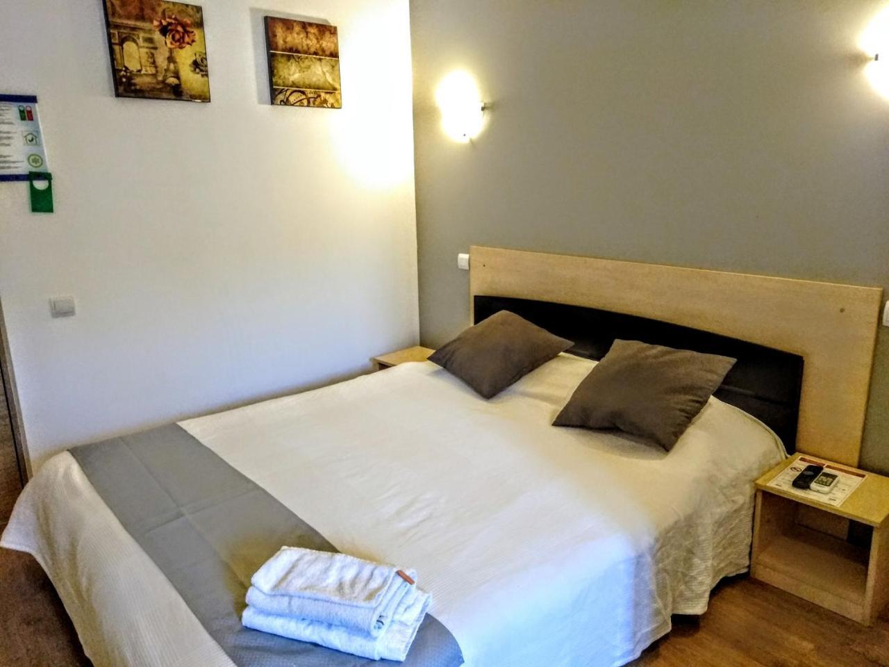 Central Guesthouse (Adults Only) Bukarest Exterior foto