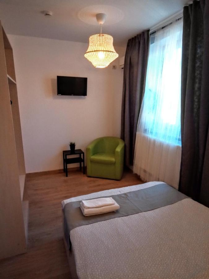 Central Guesthouse (Adults Only) Bukarest Exterior foto
