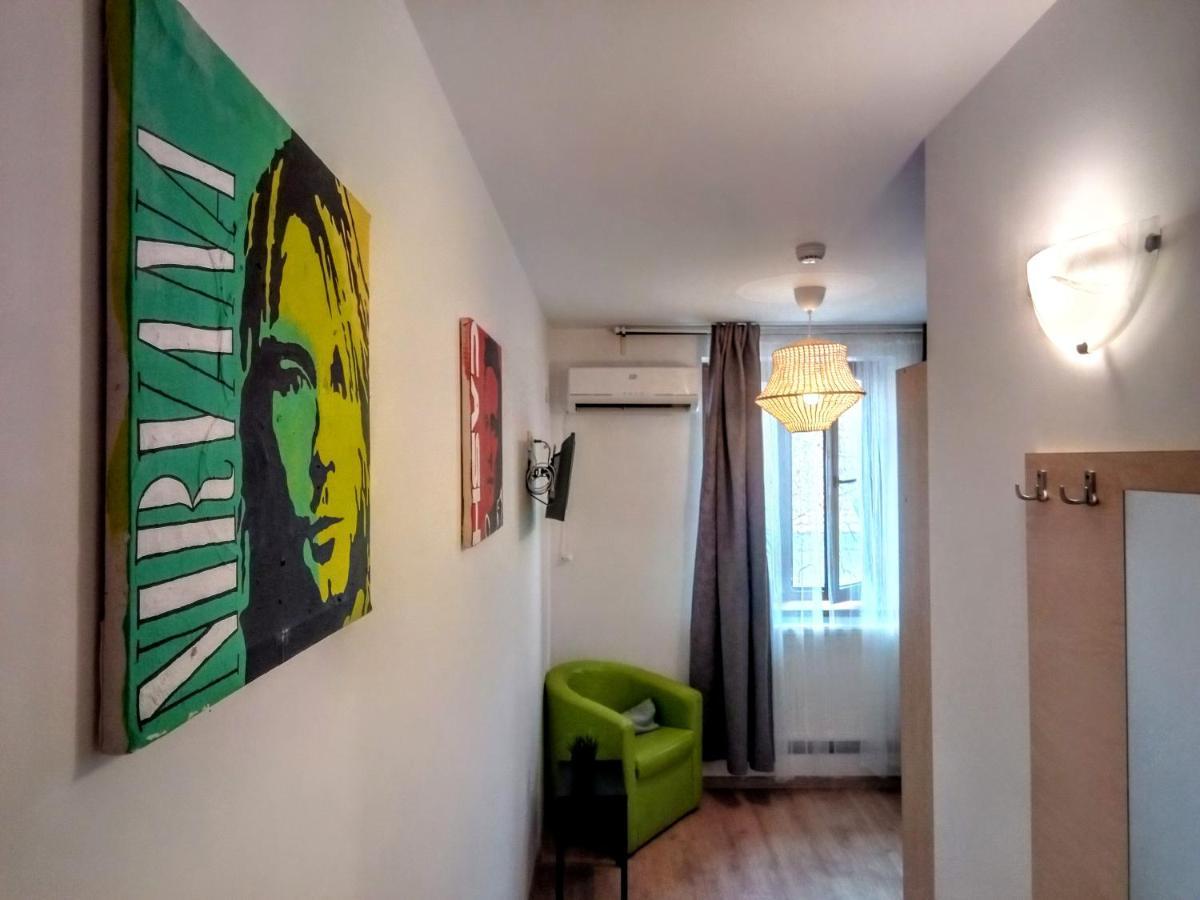 Central Guesthouse (Adults Only) Bukarest Exterior foto