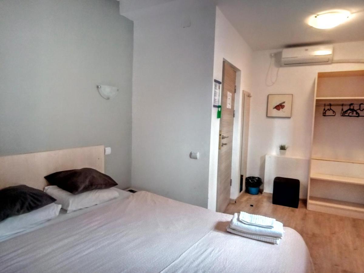 Central Guesthouse (Adults Only) Bukarest Exterior foto